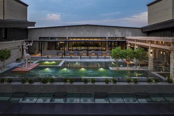 퓨어랜드 핫스프링 리조트 호텔 (Changbai Mountain Pu Yue hot spring Resort Hotel)