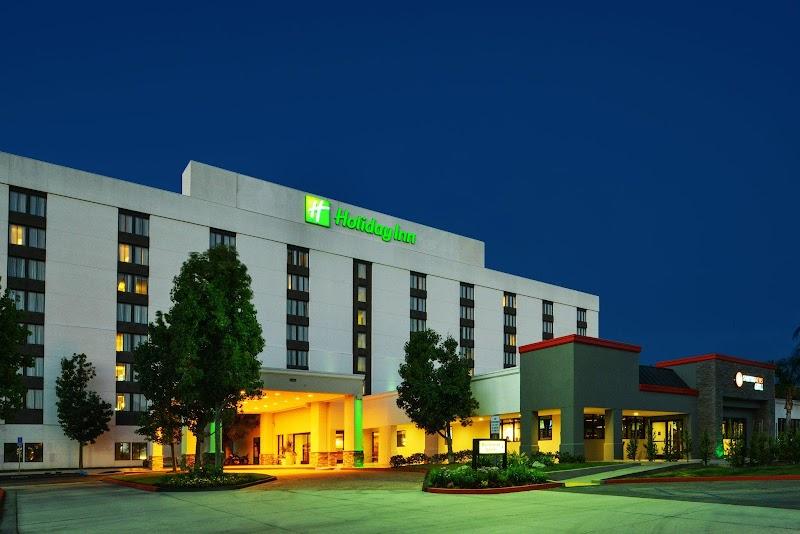 홀리데이 미란다 (Holiday Inn la Mirada, an IHG Hotel)