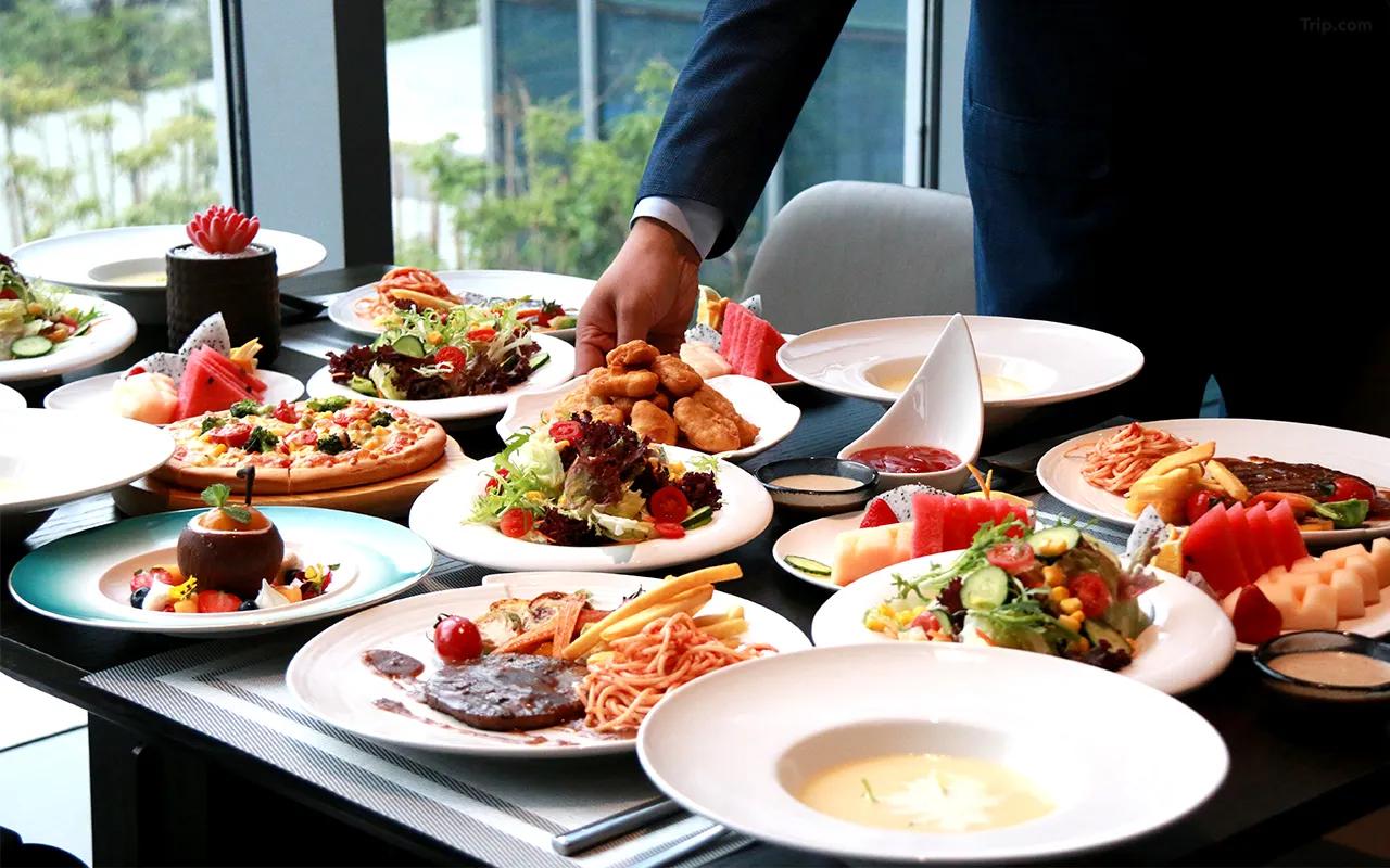 코트야드 바이 메리어트 뤄양 (Courtyard by Marriott Luoyang)