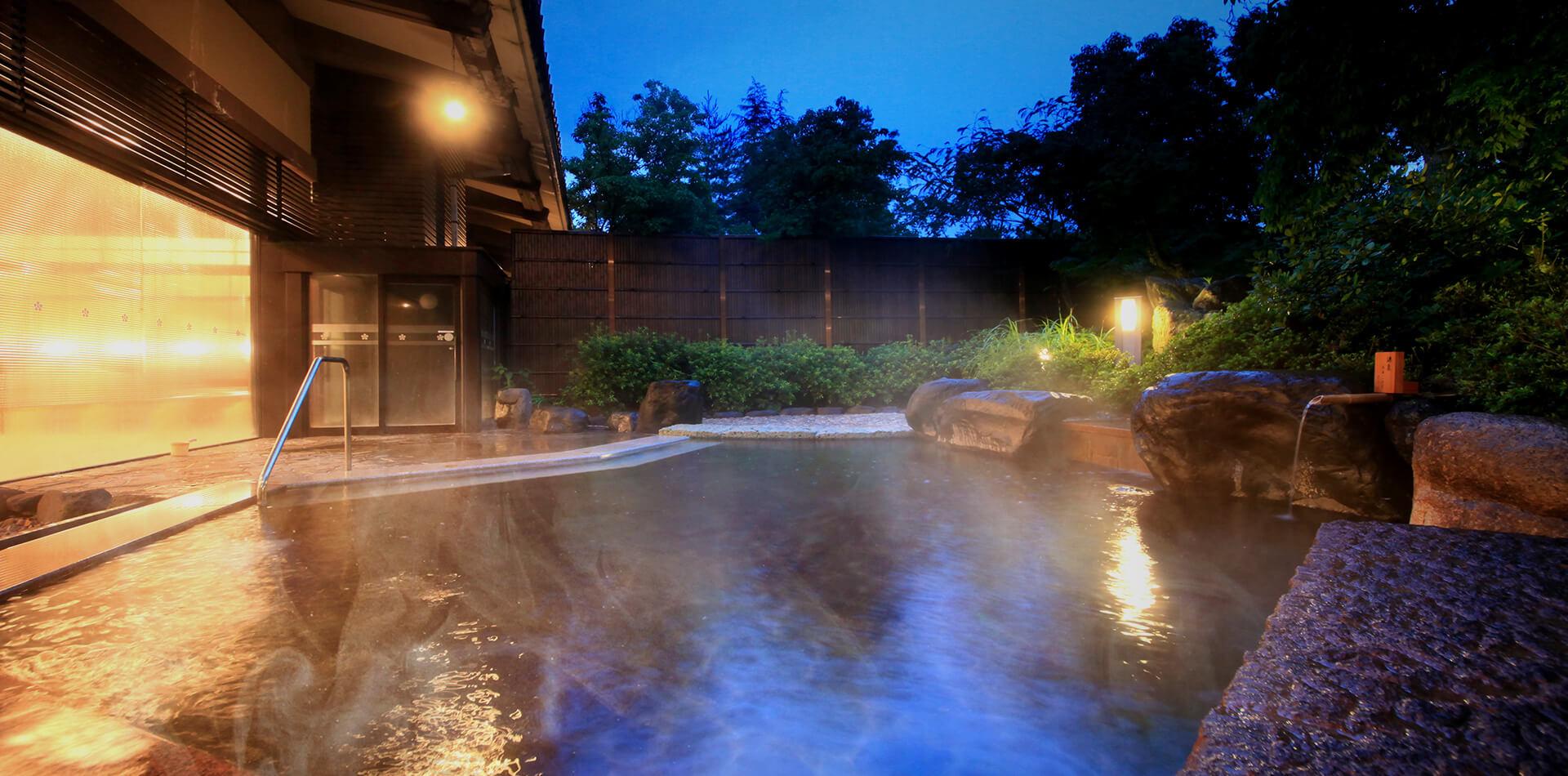 카가 햐쿠만로쿠 료칸 (Yamashiro Onsen Miyabi no Yado Kaga Hyakumangoku)