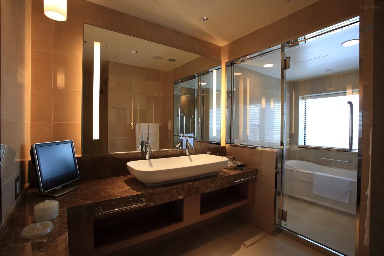 호텔 몬토레 그라스미아 오사카 (Hotel Monterey Grasmere Osaka)